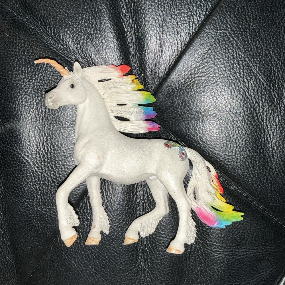 SCHLEICH Bayala Rainbow Unicorn Stallion Horse  White